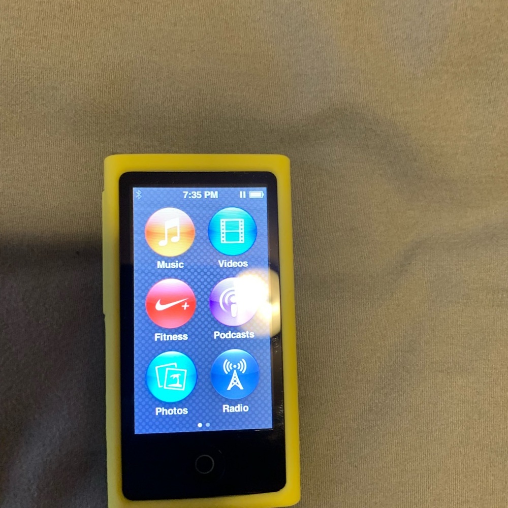 IPod nano touch. 16GB.